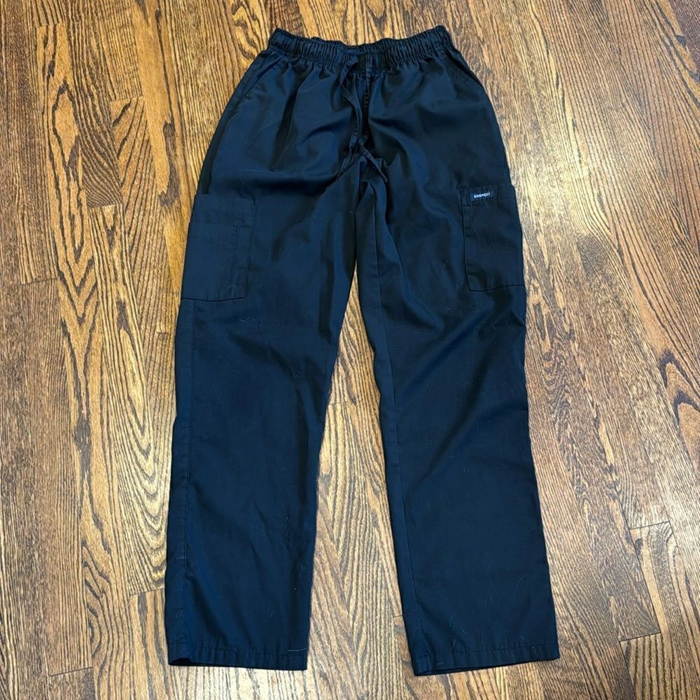 Dagacci black elastic drawstring waistband scrub pants. Medium.